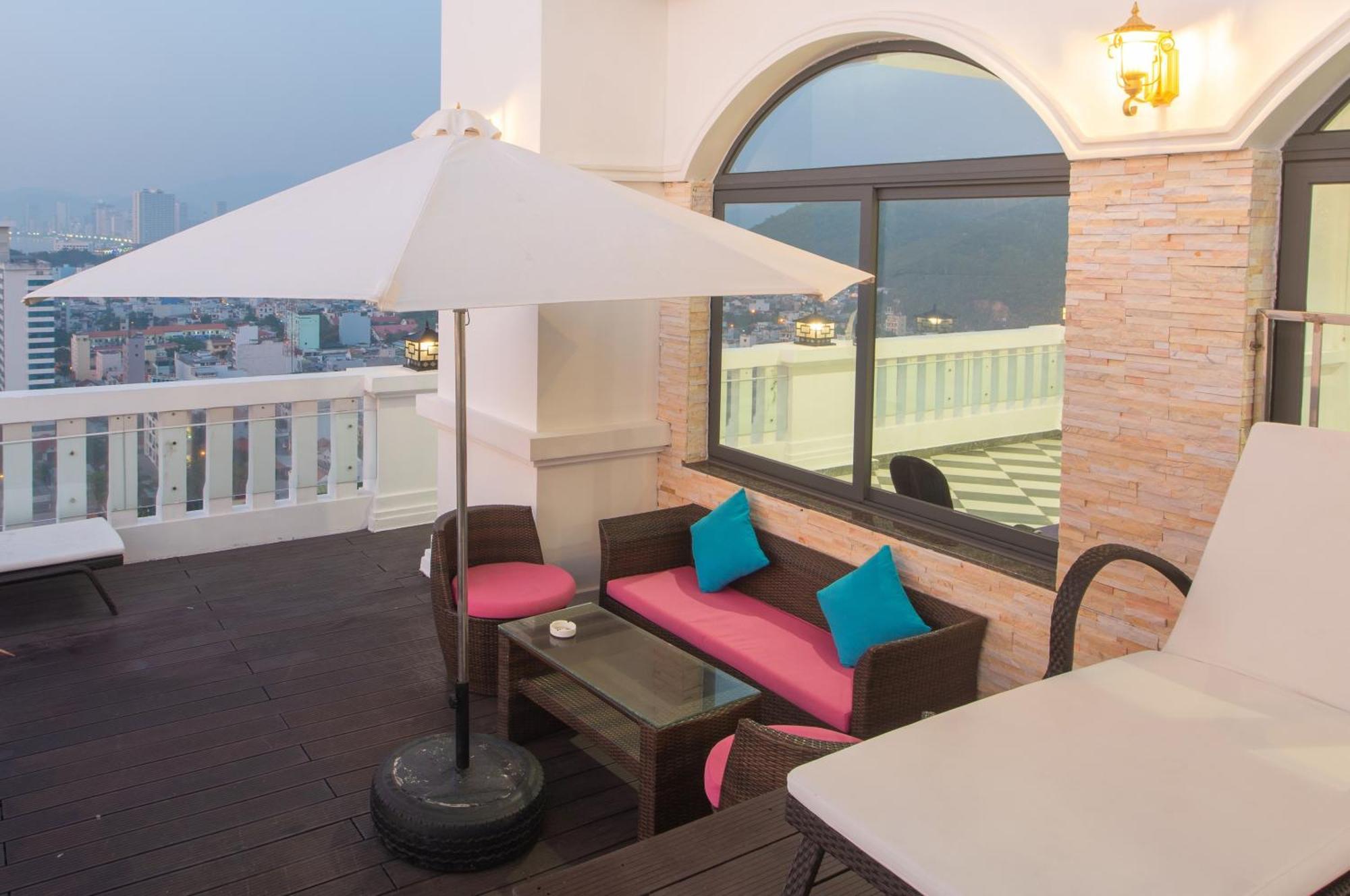 Daphovina Hotel Nha Trang Esterno foto
