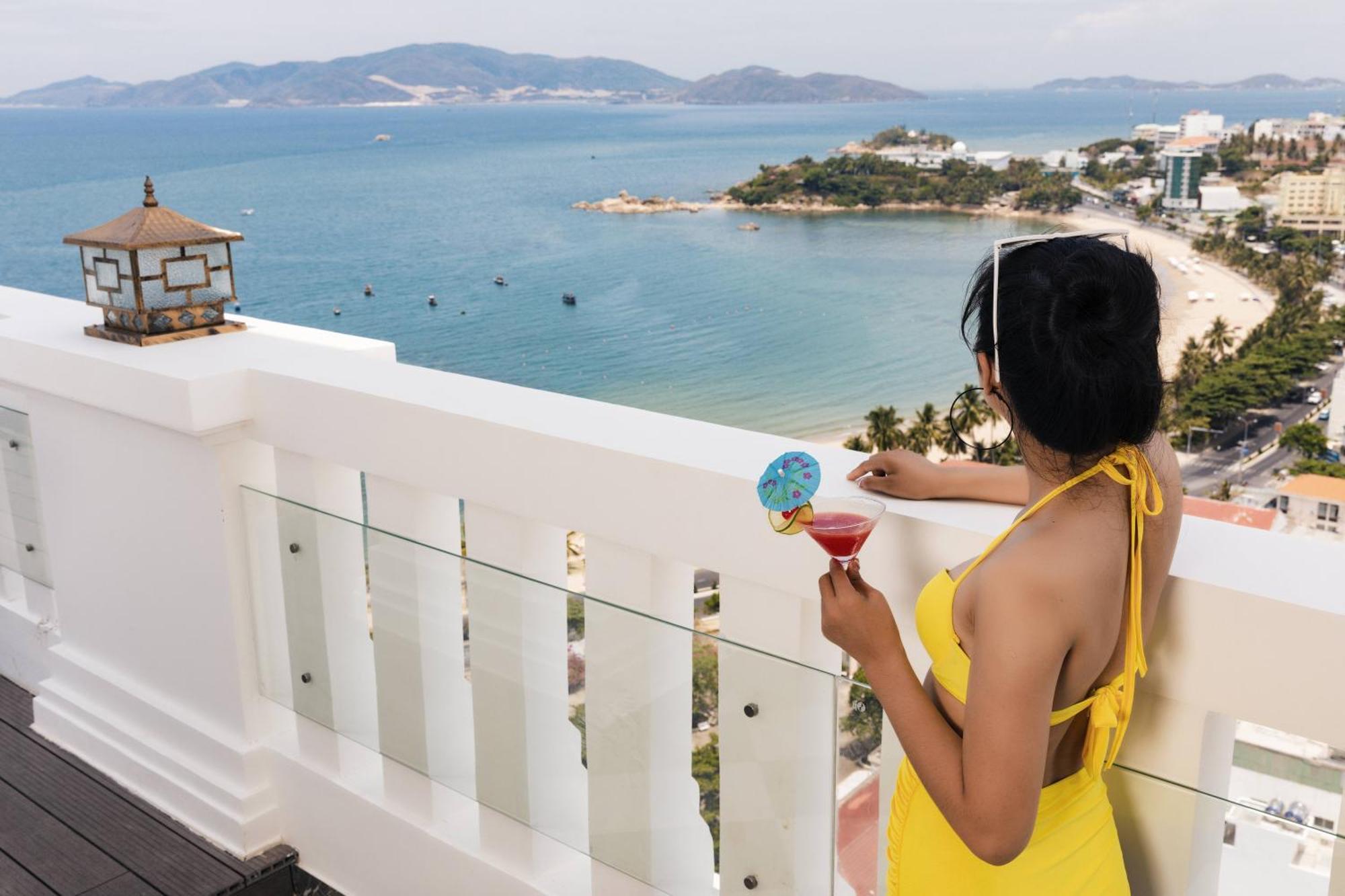 Daphovina Hotel Nha Trang Esterno foto