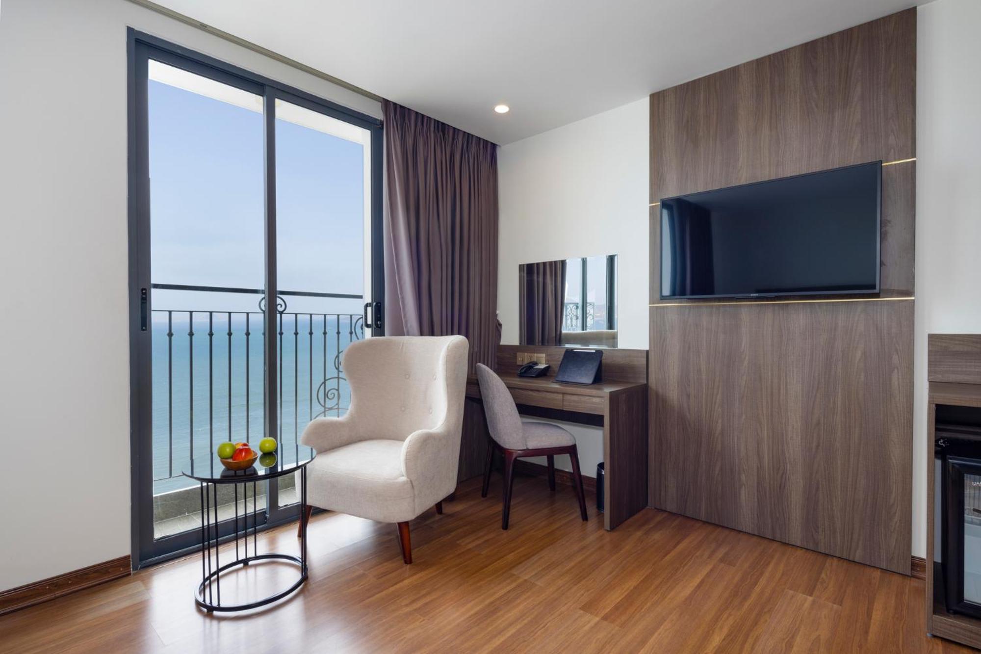 Daphovina Hotel Nha Trang Esterno foto