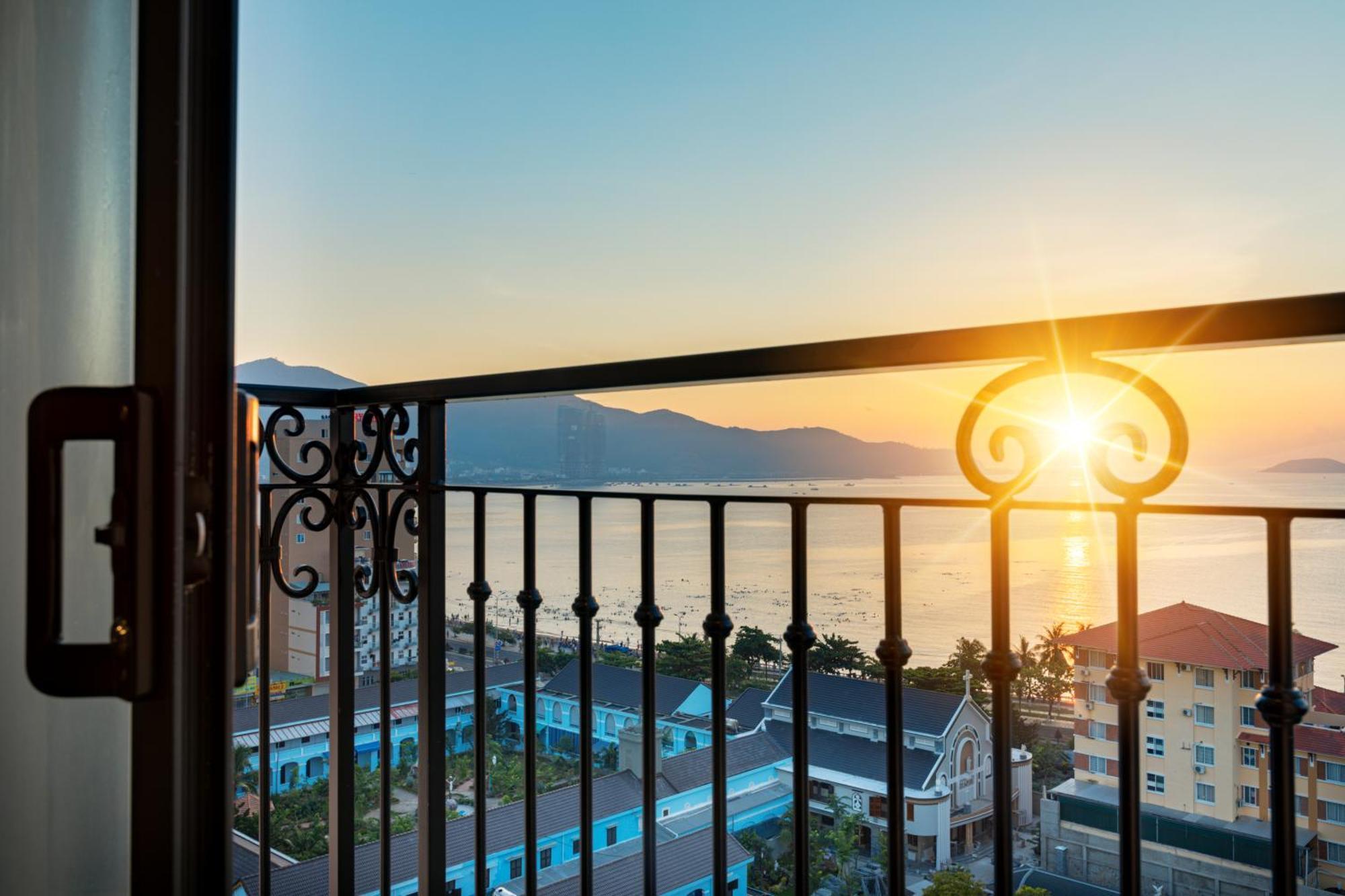 Daphovina Hotel Nha Trang Esterno foto