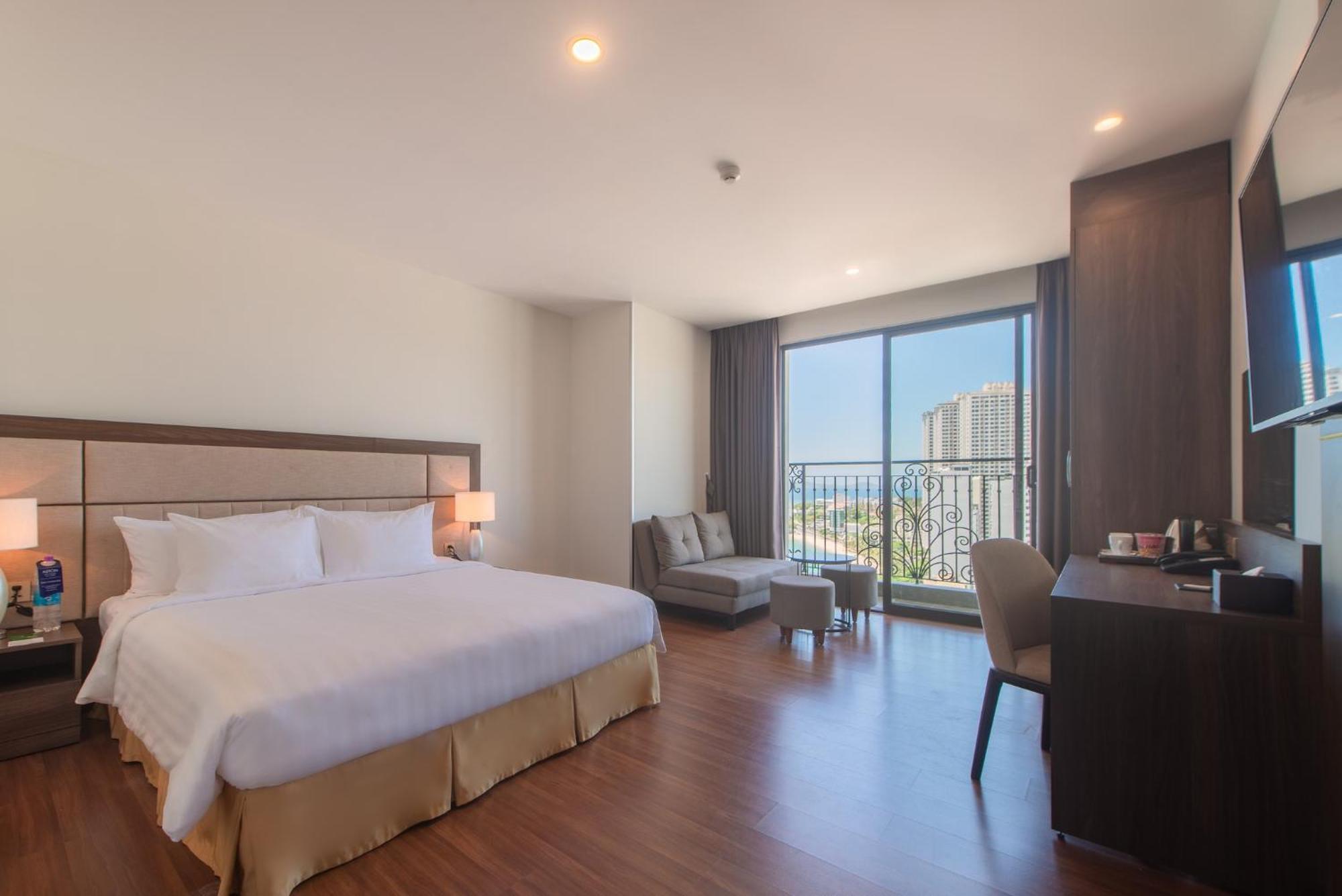 Daphovina Hotel Nha Trang Esterno foto