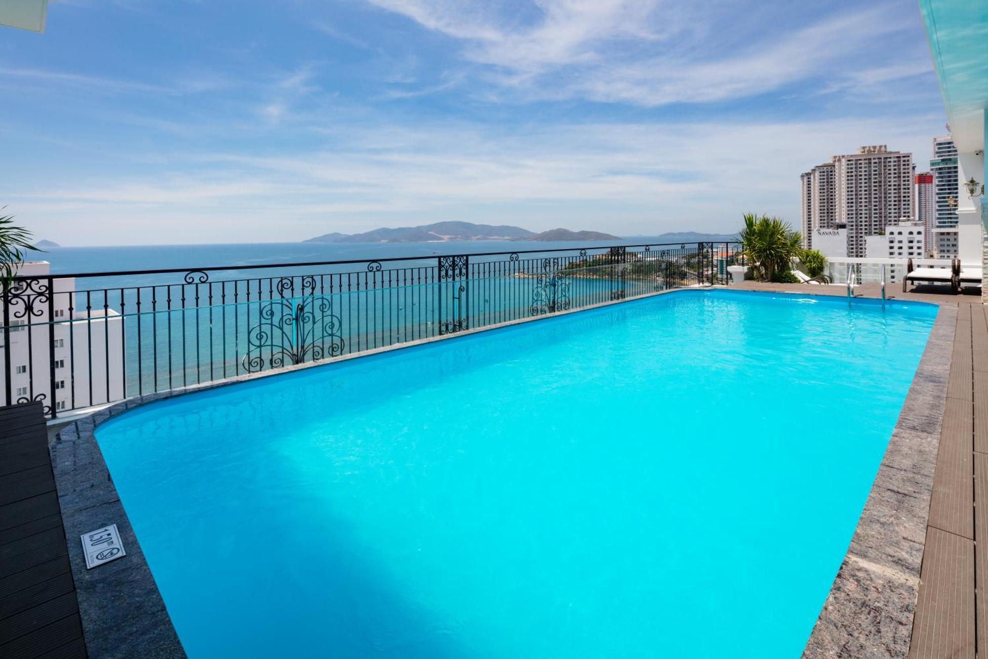 Daphovina Hotel Nha Trang Esterno foto